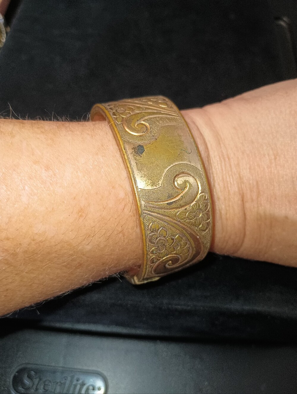 Antique Gold Filled Hinged Bangle Bracelet. Engraved. Stamped